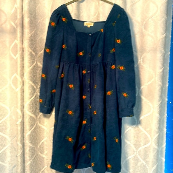 Listicle Dresses & Skirts - Listicle Brand Size Large Corduroy embroidered Baby Doll Style Dress